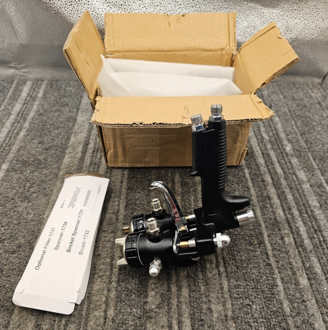 Double Nozzle Dual Heads 2 Component Air Powered Spray Gun 1.4mm