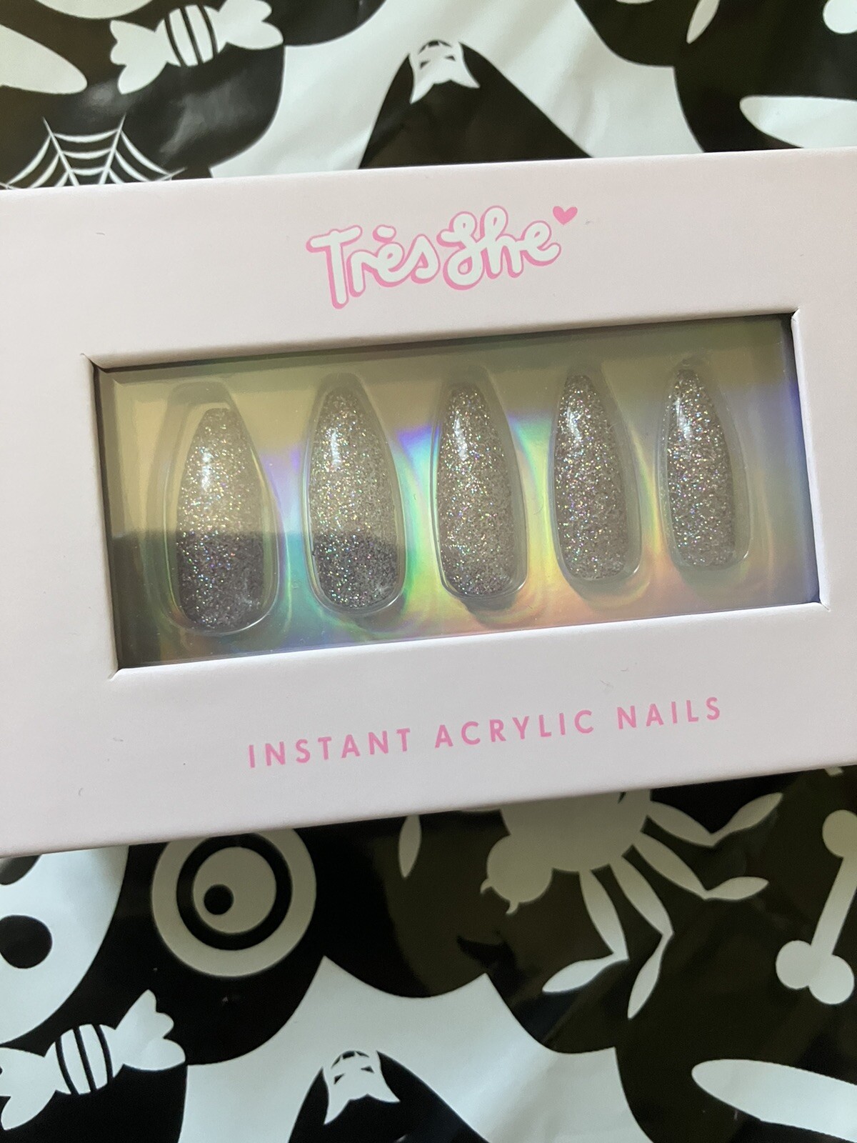 Tresshe tres she nails press on nails