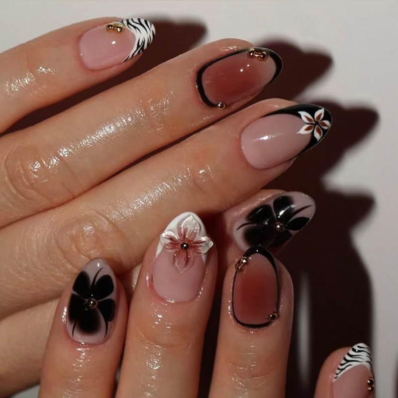 24 Pieces Leopard Print Press On Nail Short Oval Glossy for Everyday Wear