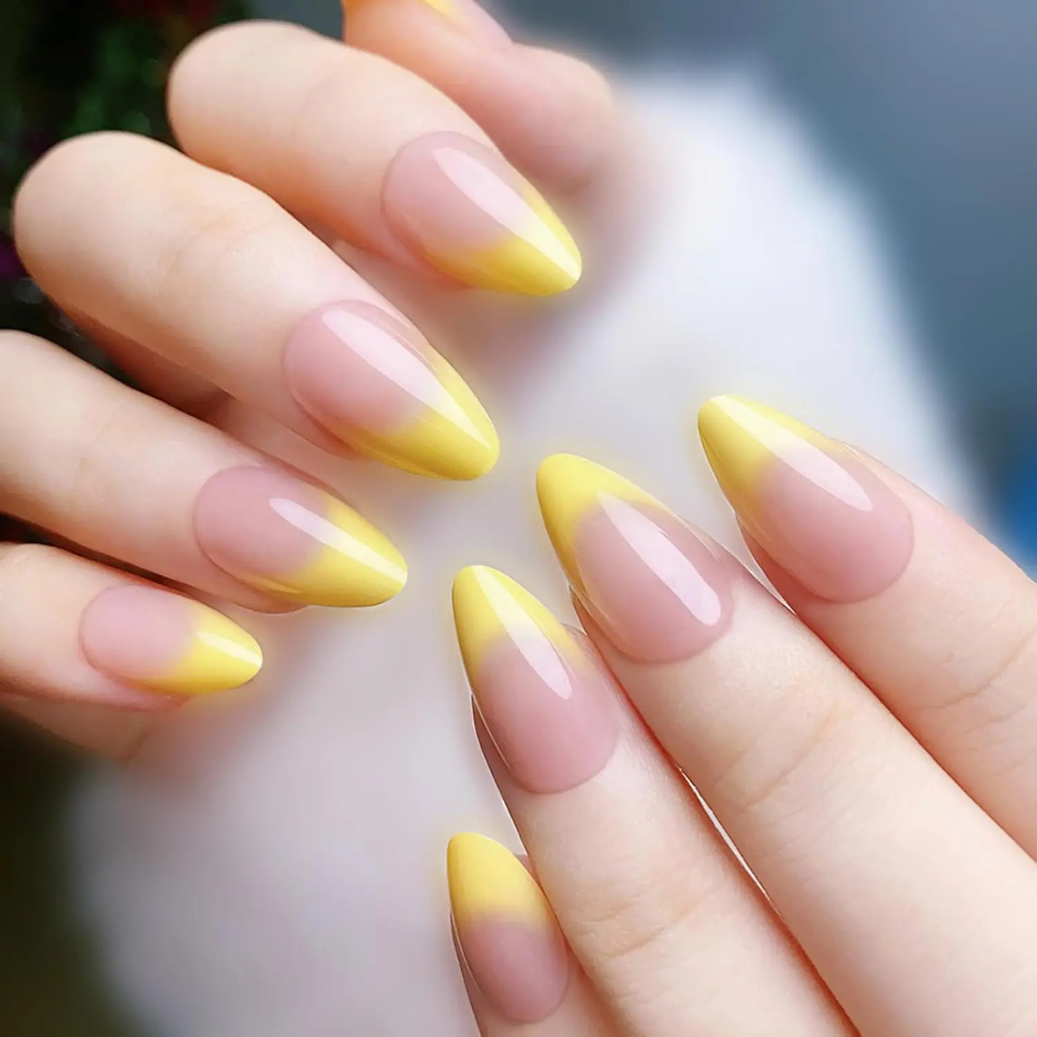 24PCS Press on Nails Short Almond Medium Fake False Nails With Glue Acrylic