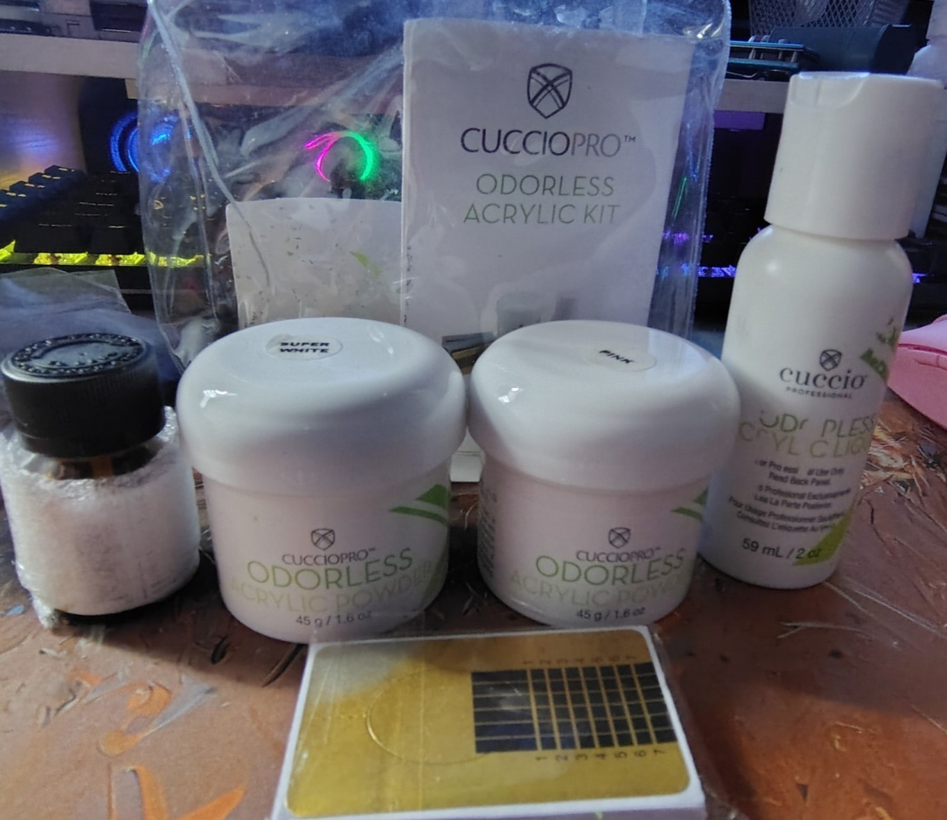 Cuccio PRO Odorless Acrylic Ultra Form Nail Kit Intermediate B33