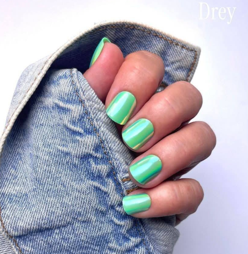Red Aspen Press On Nails- I’ve Got Drive, Drey Short • Square • Holographic