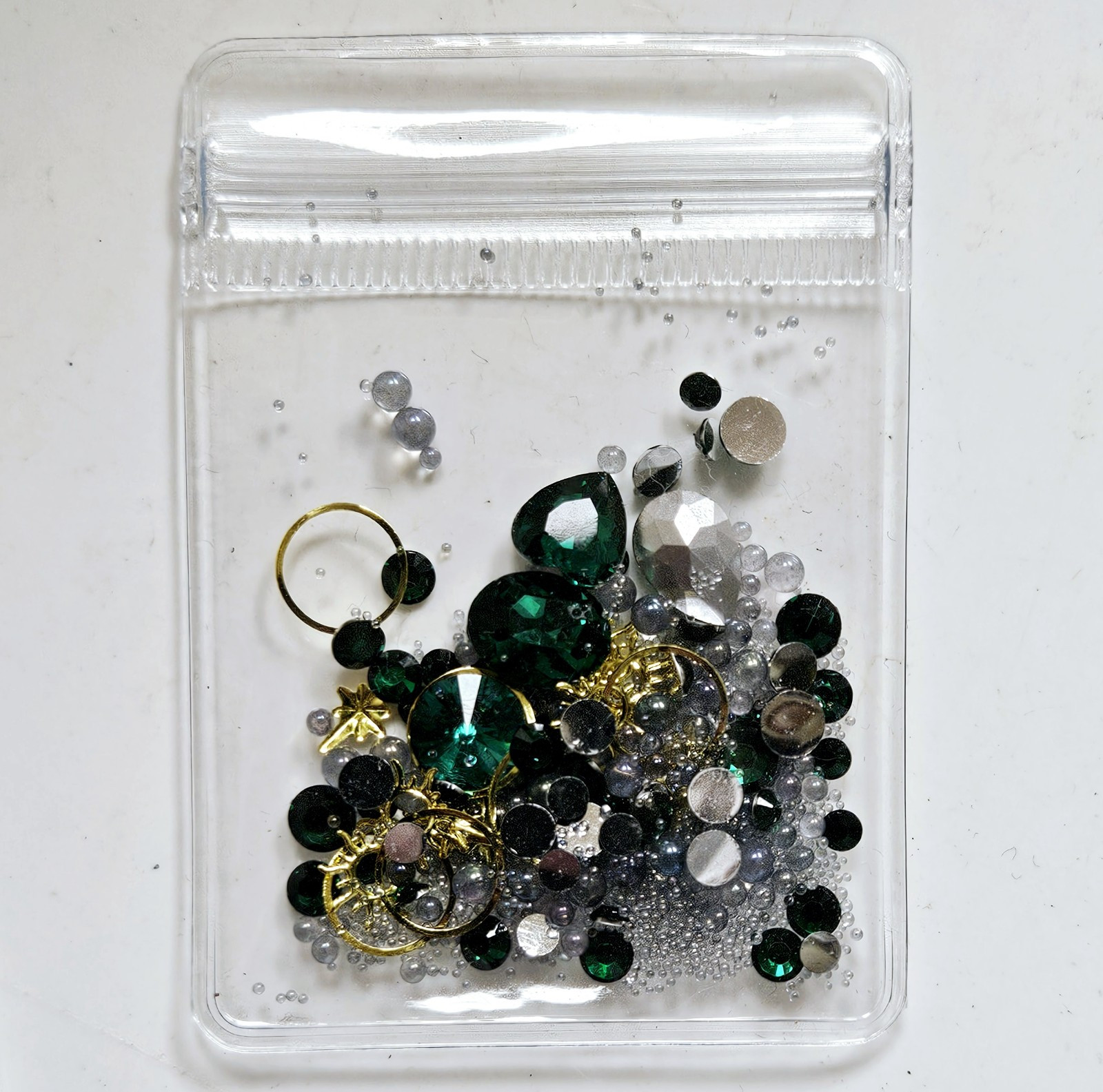 NWT NAIL ART DESIGN GEMS, BEADS & FINDINGS MIXTURE: EMERALD GREEN CRYSTAL!
