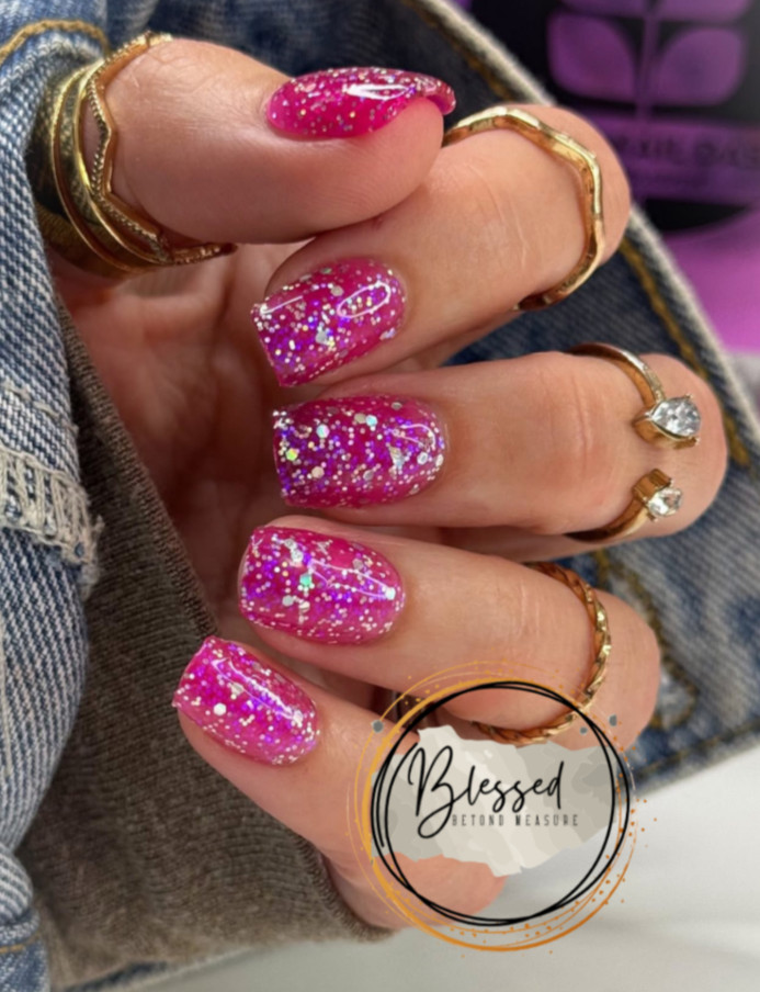 Red Aspen Press On Nails-Ecstatic Ellery-ACRYLIC-Short Squoval-Glitter-Pink