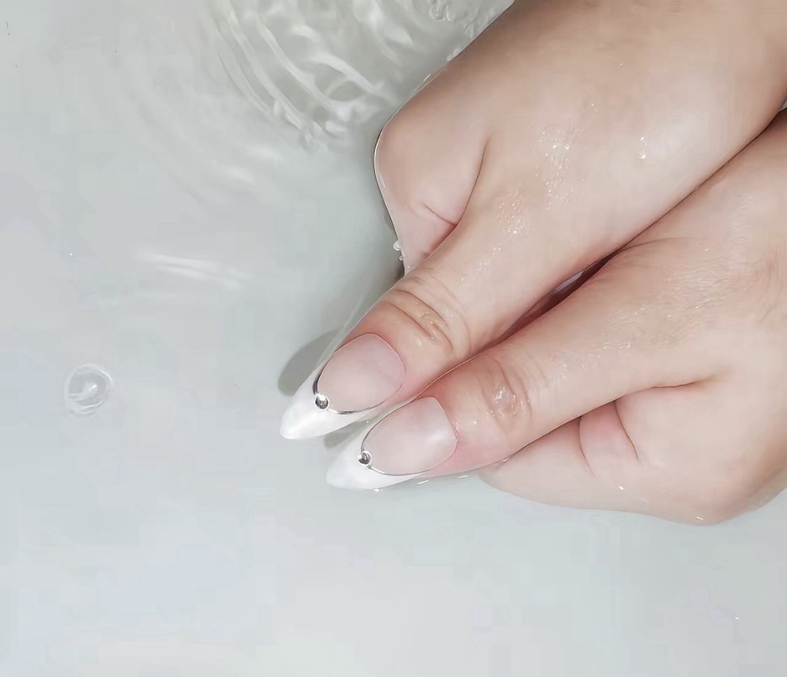 QINSINGE French Ballet Press-On Nails