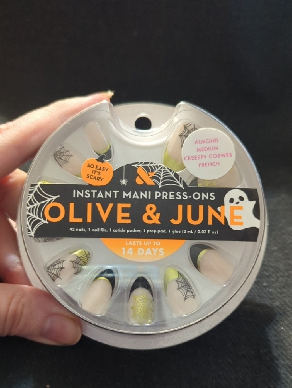 Olive & June Instant Mani Almond Medium Creepy Cobweb French – Press On Nails