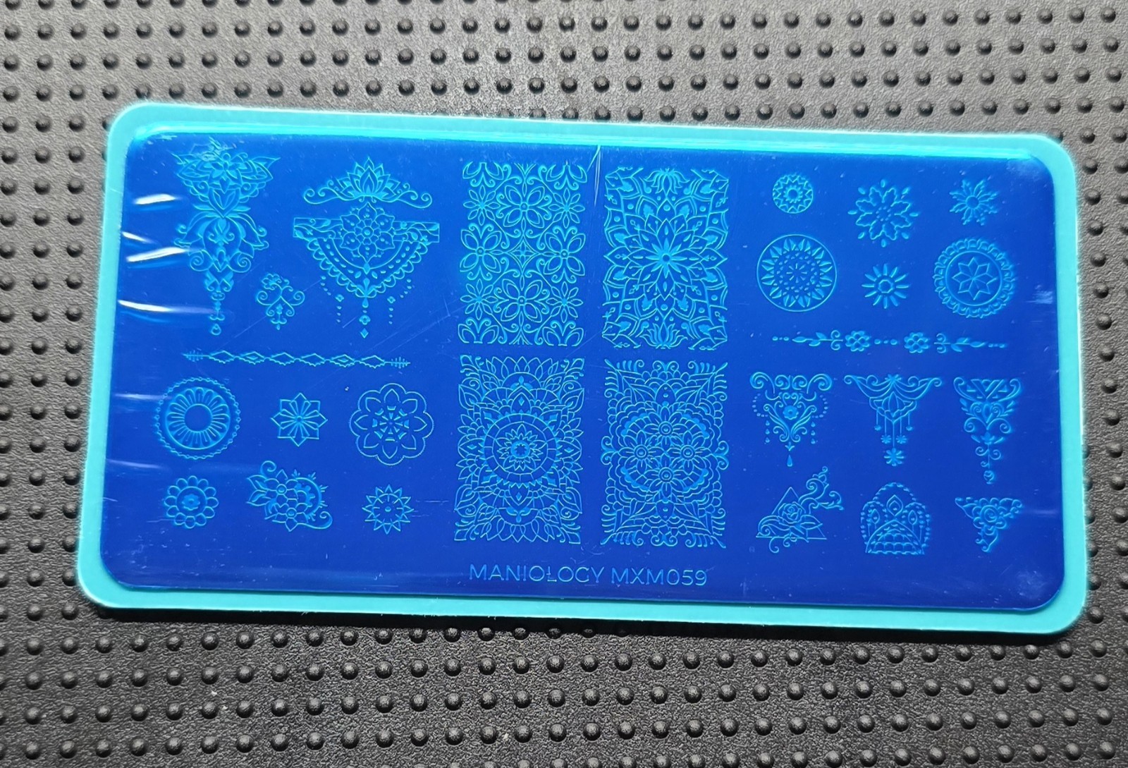 Maniology MXM059 Centered Tribal Aztec Zodiac Animal Mandala Nail Stamp Plate