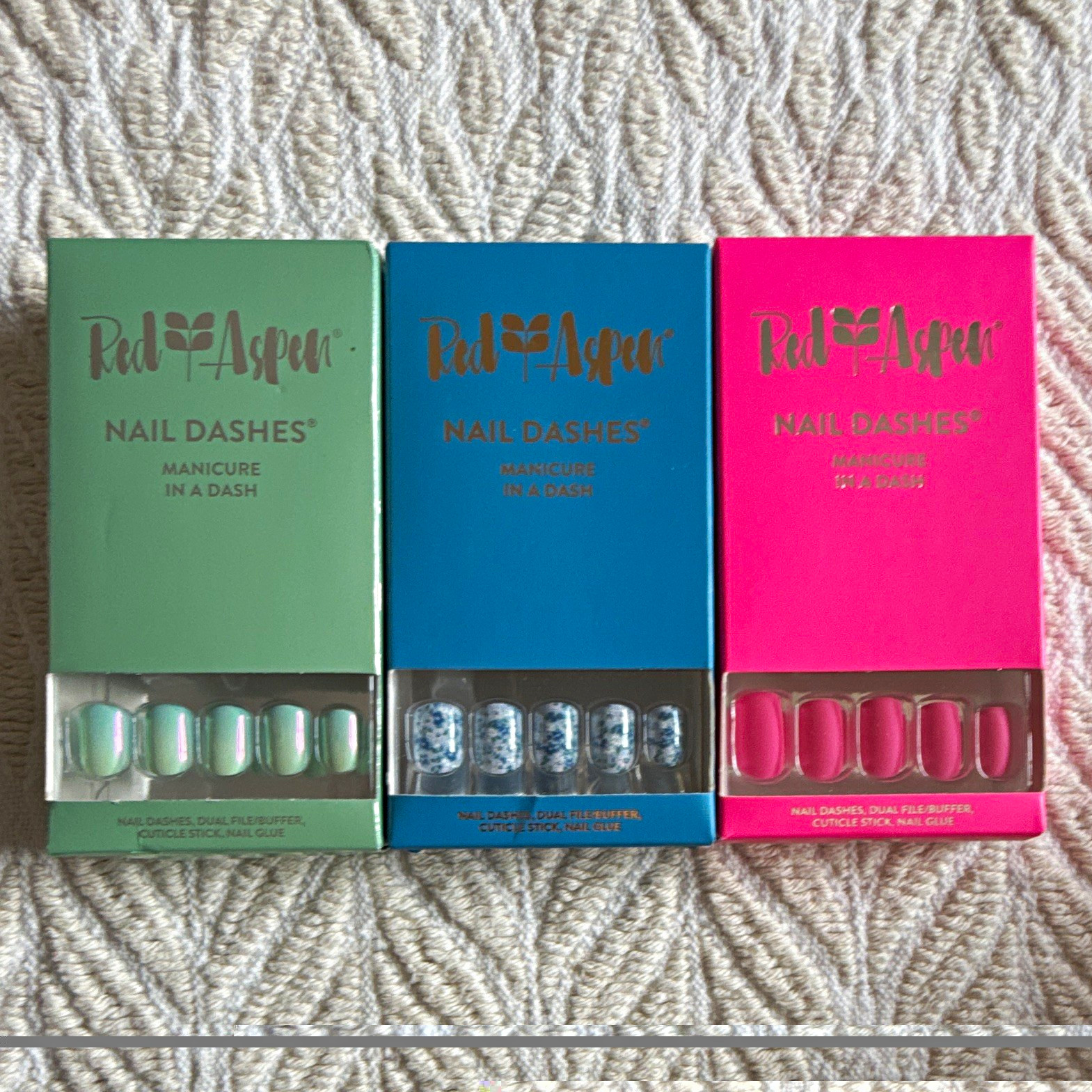 Red Aspen Nail Dashes Press-On Nails Lot of 3 Shiny Glue Selma Melinda Hayden