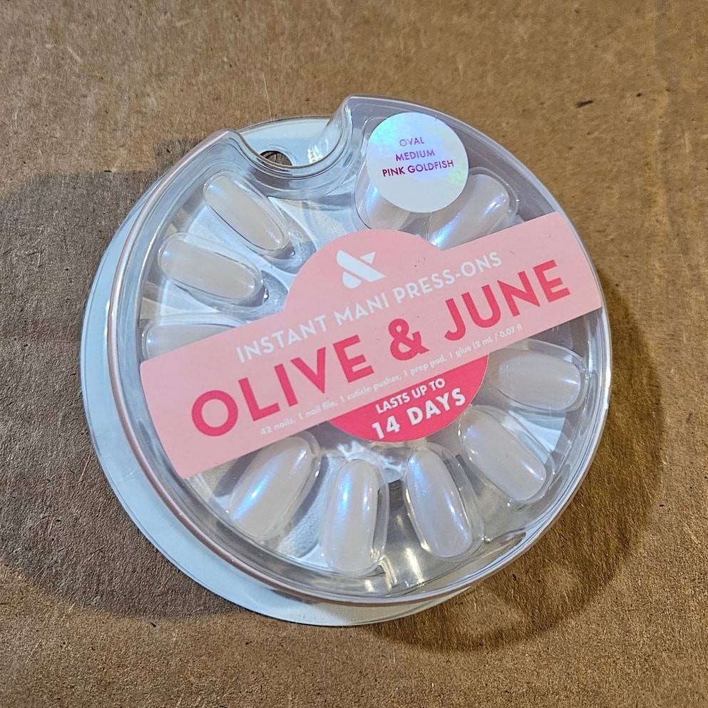 Olive & June Instant Mani Press-On Nails ~ 42PCS Oval Medium Pink Goldfish