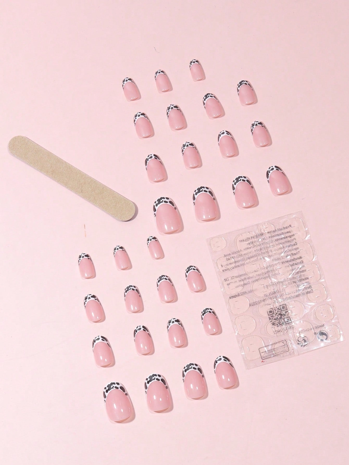 30pcs Black and White Cow Pattern Fake Nail Kit False Nails Press On Nails Glue