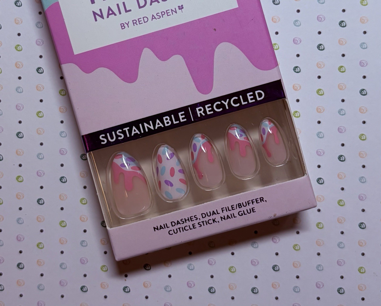 Red Aspen Press On Nails ICE CREAM DREAM LYNIE Medium Almond Nail Dashes New