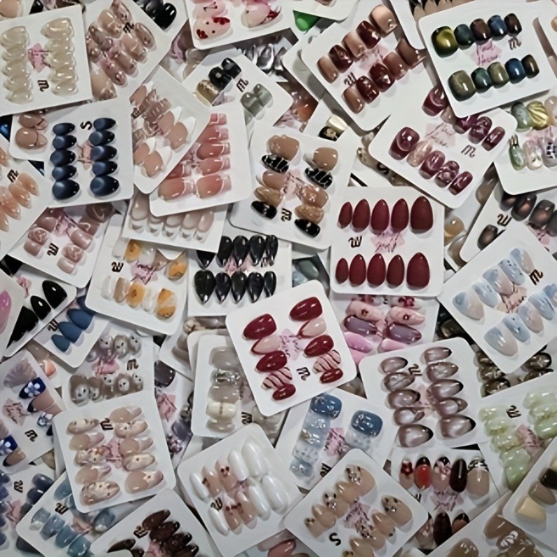 40 Pieces of Nail Art with Random Hand-pressed Stud Combinations for Nail Art