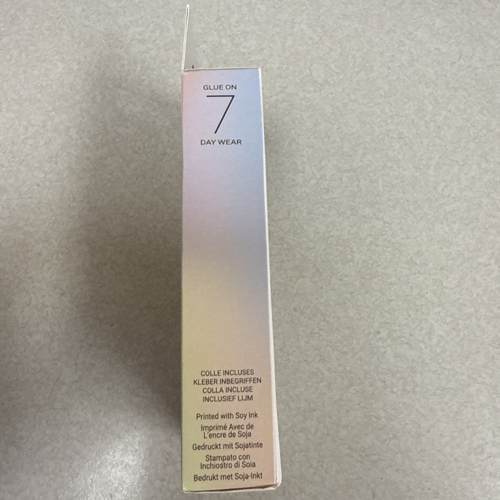 NIB KISS VOGUISH FANTASY Short Nails 95603 Glue Included