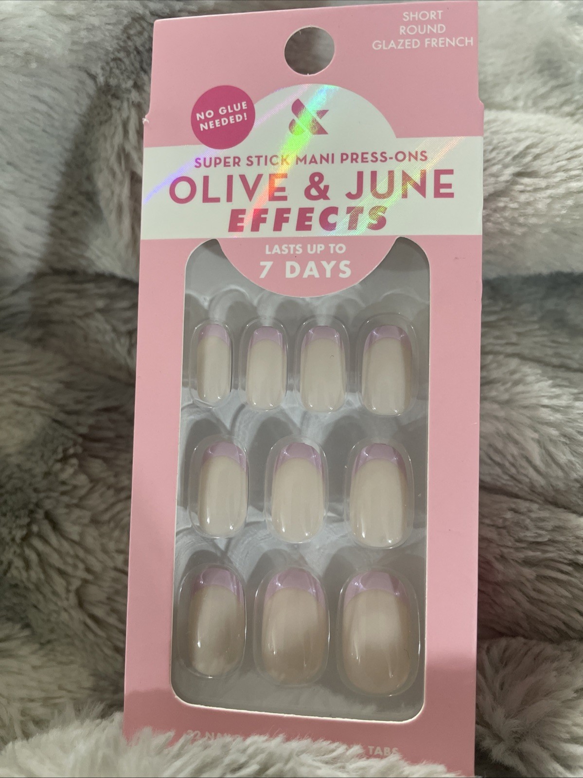 Olive & June Press-On Nails Super Stick Round Short Glazed French