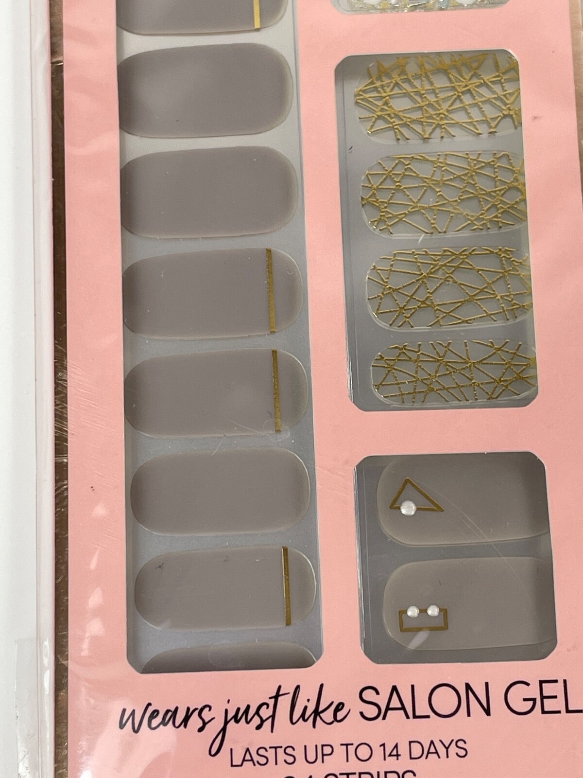 Dashing Diva Gloss Ultra Shine Gel Palette 34 Nail Strips Wears Like Salon Gel