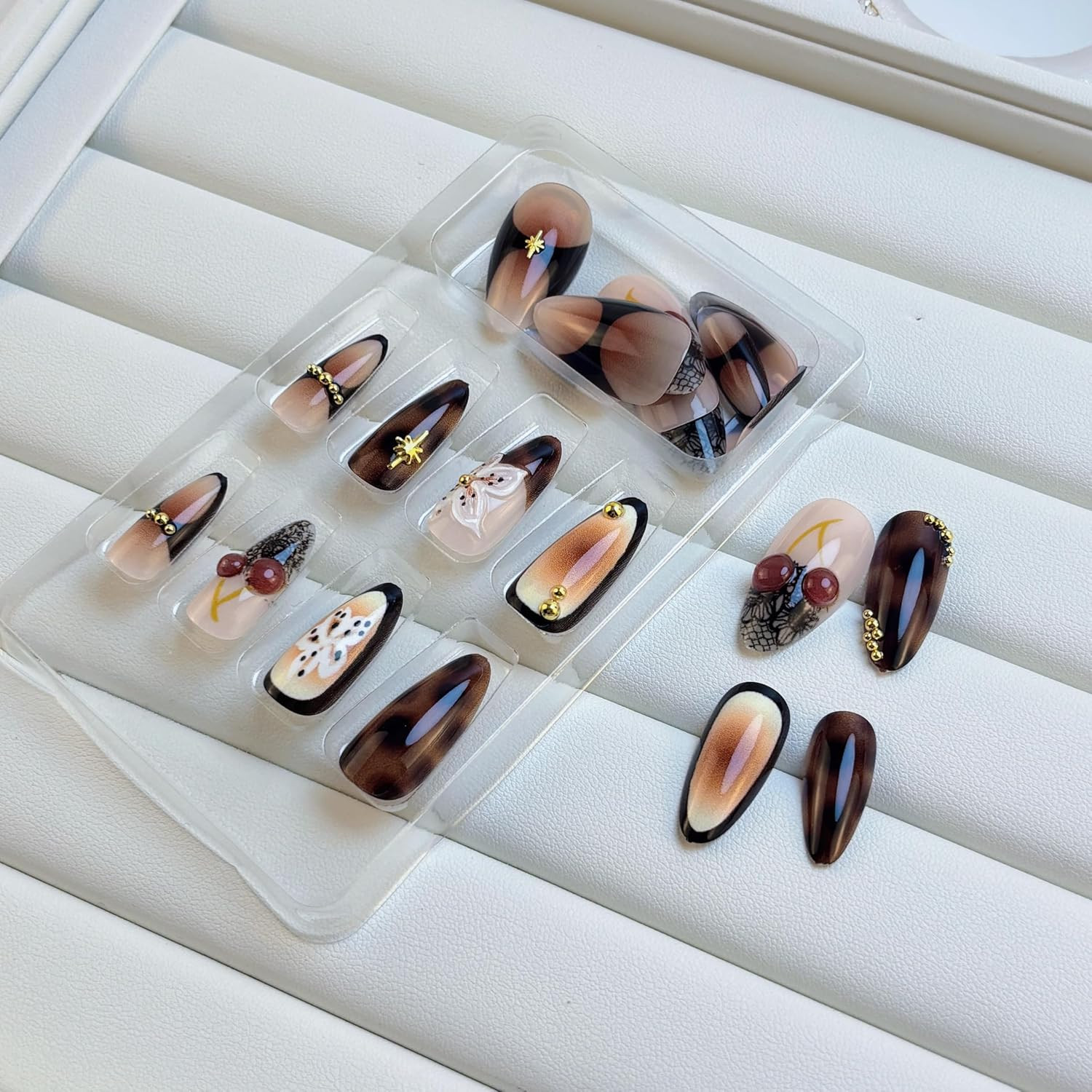 24Pcs Brown Flower Press on Nails Medium Almond Fake Nails 3D Cherry Floral Desi
