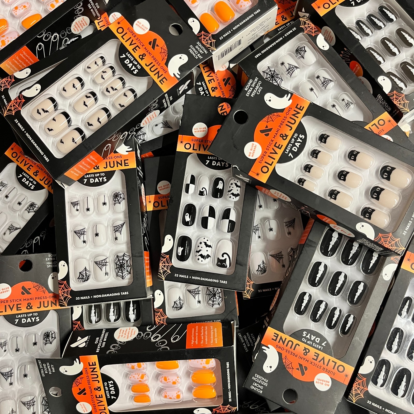 Lot of 30 – Olive and June Press-On Nails 7 Days Halloween Random Colors & Sizes