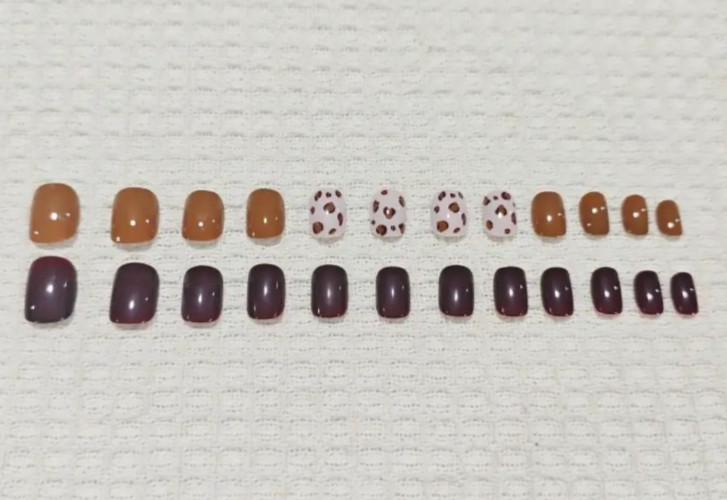 24 Pieces Press-On Nails – SHORT Square Glossy -Browns w/Leopard Spots