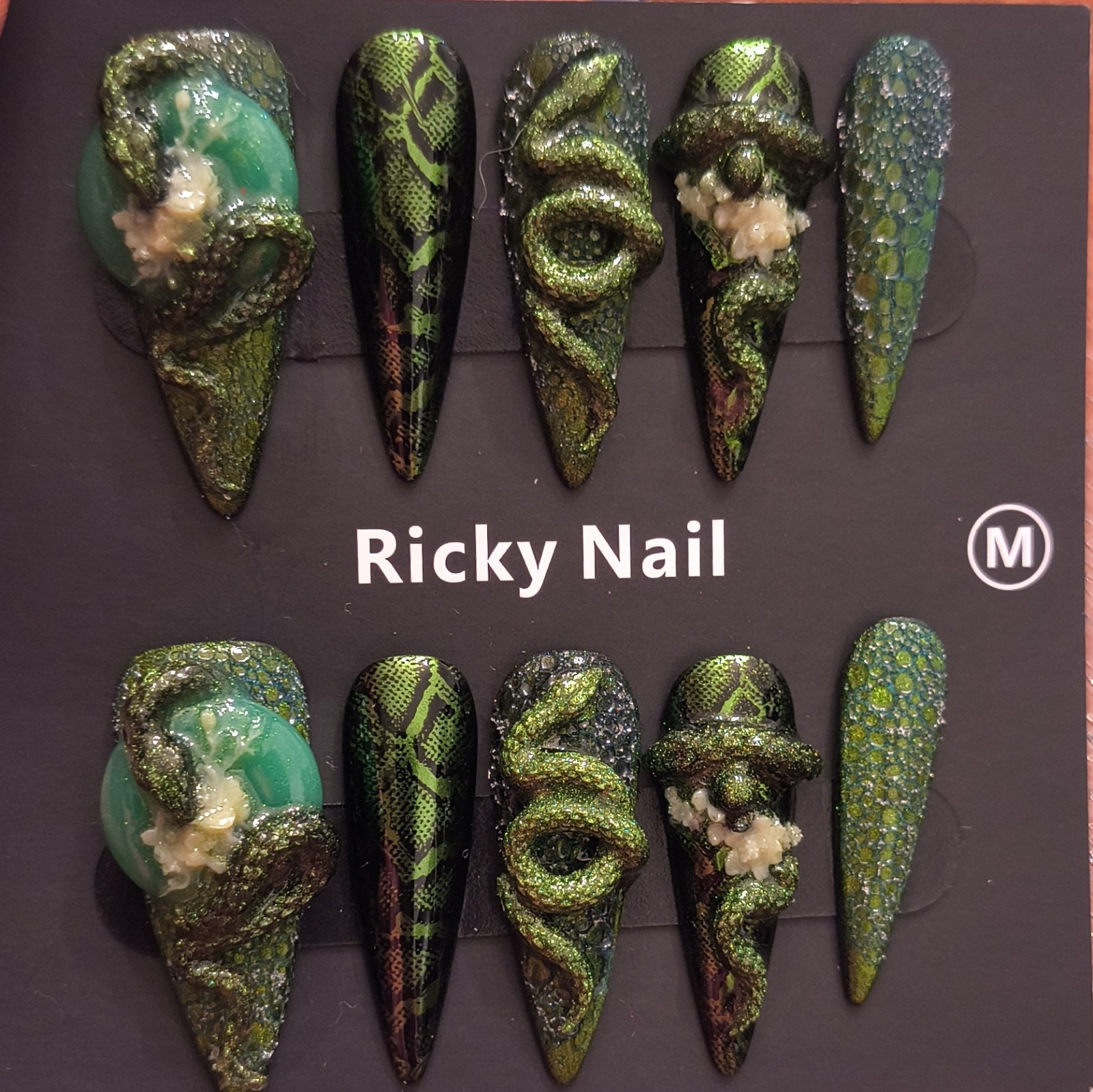 Ricky Nail Press-On Nails Medium Long Stiletto Green Black Glitter 3D Snake