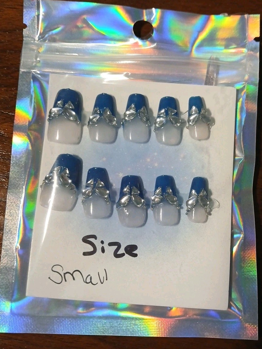 Set Of 4 Size Small Press-On Nails
