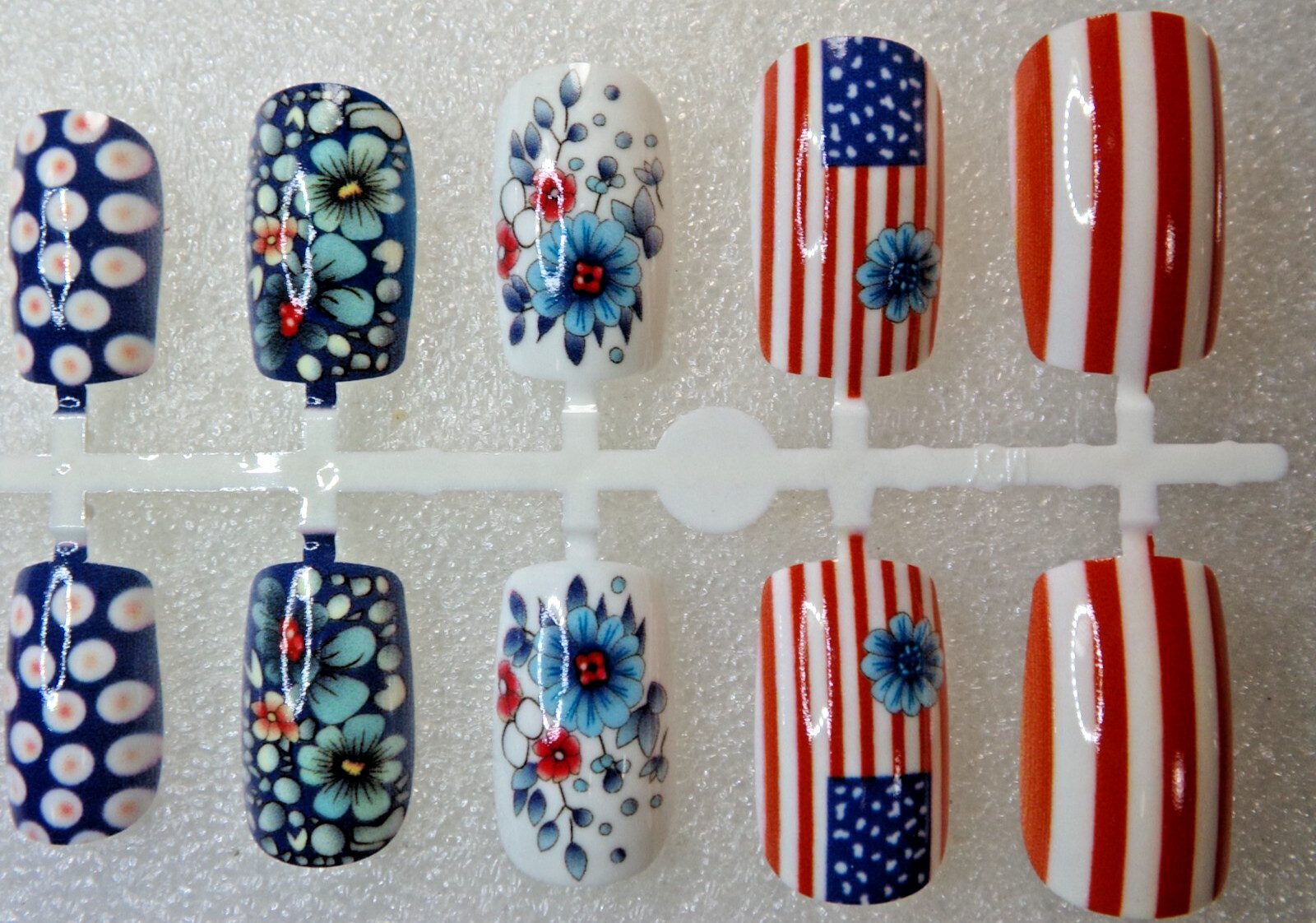 4th of July Nails Shiney American Flag Red White & Blue Flowers GLUE ON Medium