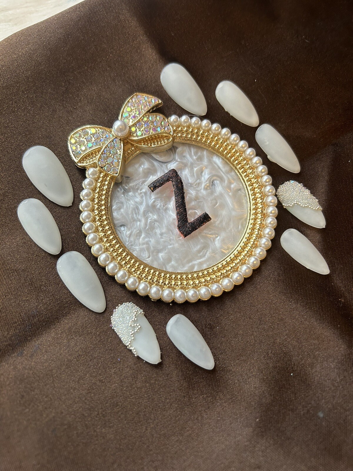 Z NAILZ!Handmade Matte White M Almond W/Embellishment Ring Finger Press On Nails