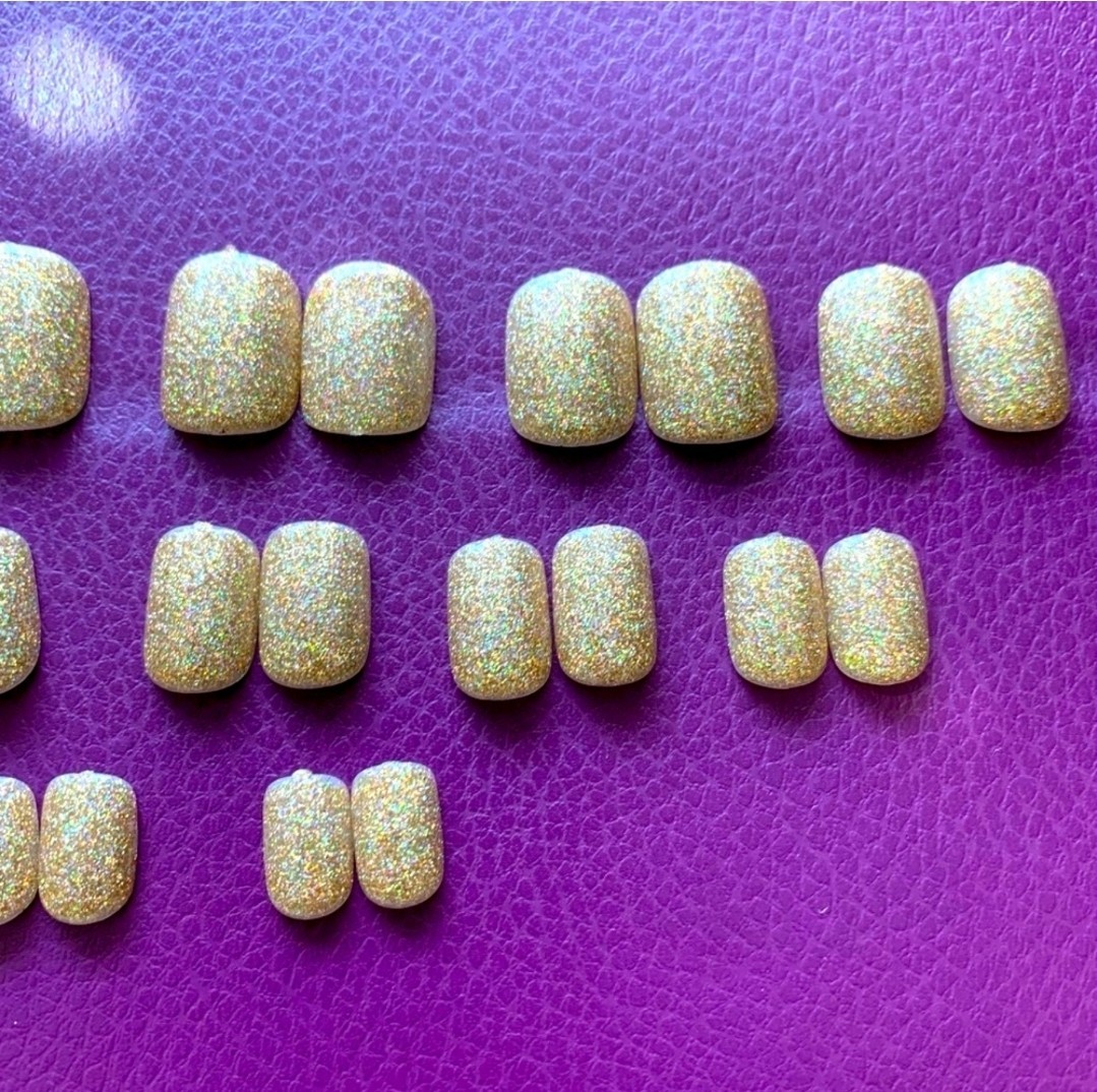 Gold Acrylic Short Press-On Nails 24 Pieces
