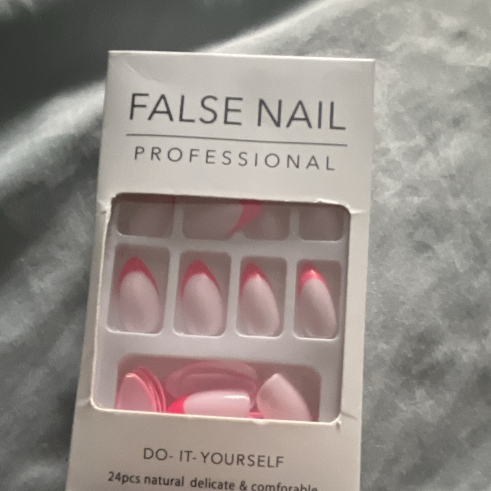 French Tip Press-On Nails Coffin Medium Full Cover Shiny Pink/White 24pcs