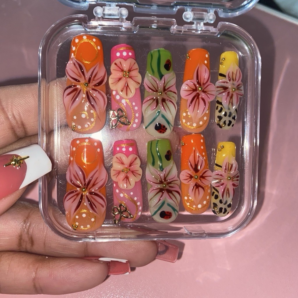 M-Multicolor 3D Flower Press-On Nails Medium Square Full Cover Pre-Designed Set