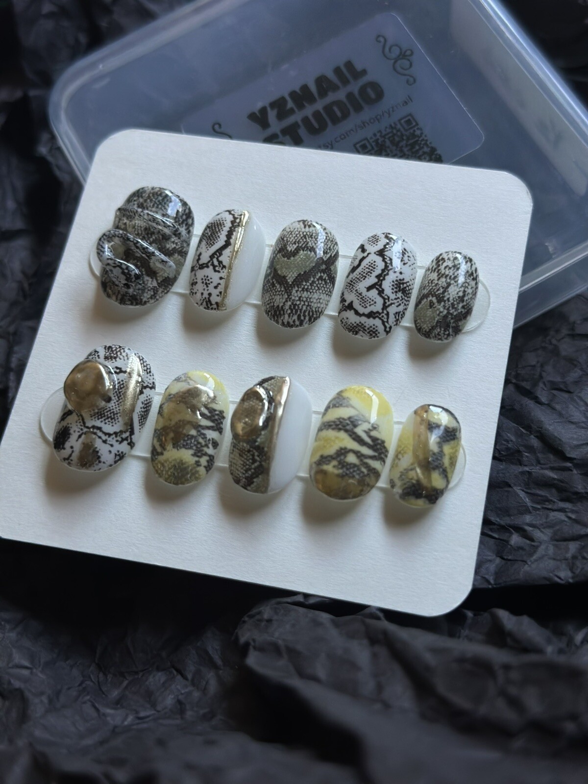🔥CUSTOM Cool snake pattern 3D Handmade Gel short nails，Press On size：M