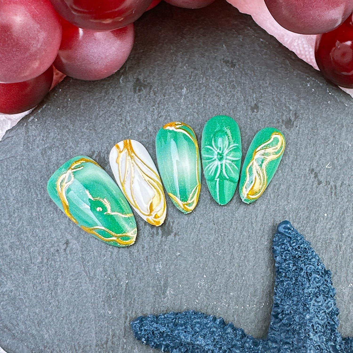 30Pcs Green Press on Nails Medium Almond 3D Flower Fake Nails with Gold Lines Gi