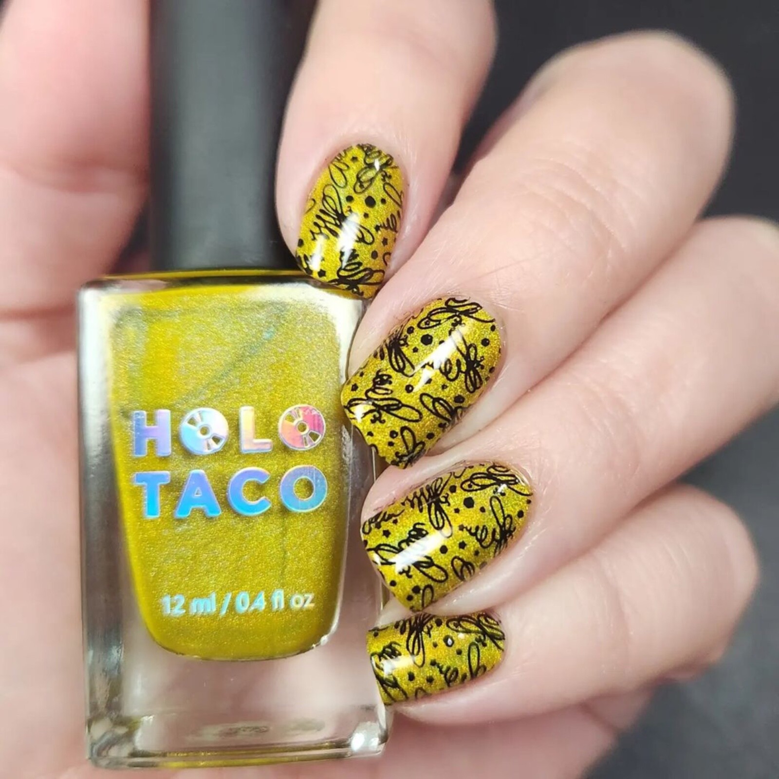 B075 Somewhere in Bee-tween Stamping Plate For Stamped Nail Art Design