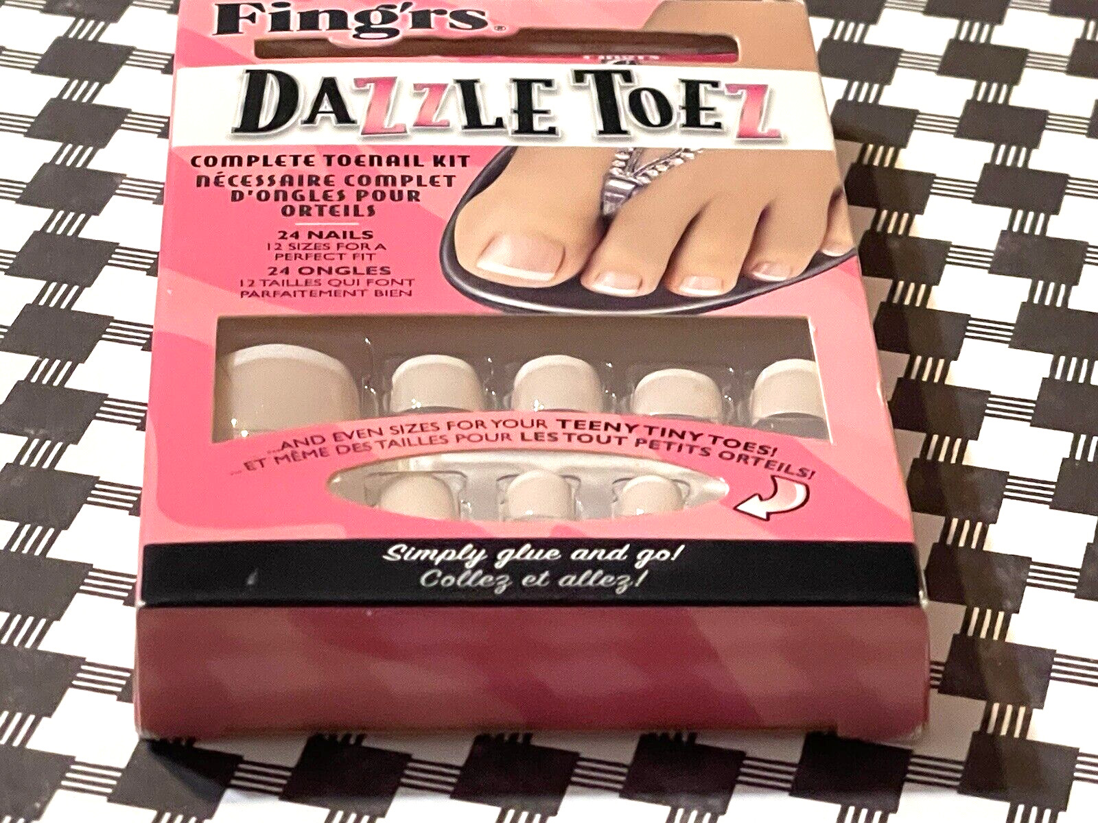 Fing’rs DAZZLE TOEZ French 31025 Complete Toenail Kit with Sizes For Tiny Toes