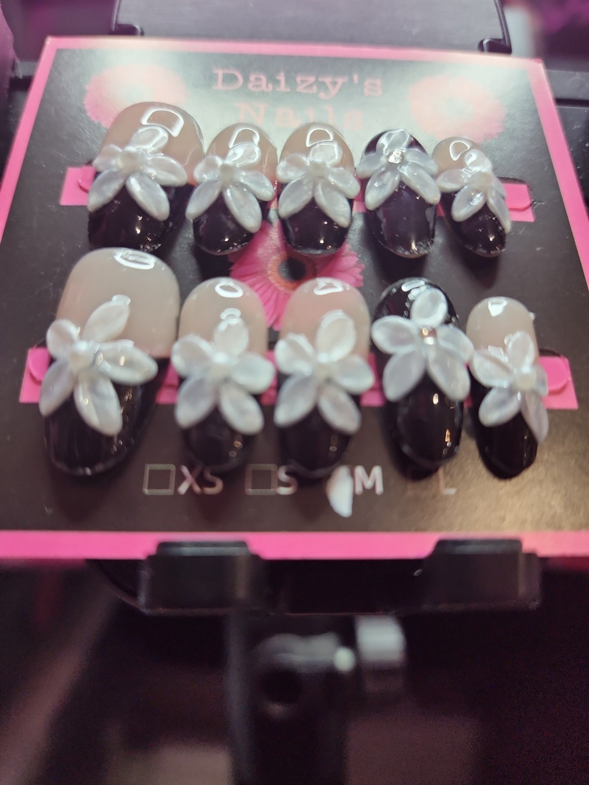 Medium Size Press-on Nail 10Pc Set Handmade Almond Black 3D Flower 2.5 Cm Length