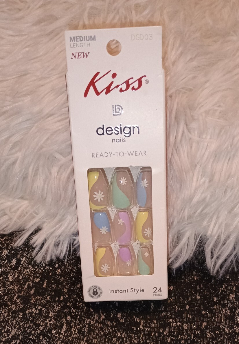KISS Design Nails, MAGIC CARPET RIDE, Colorful Pastels, Nude,Wavy, Daisies, Glue