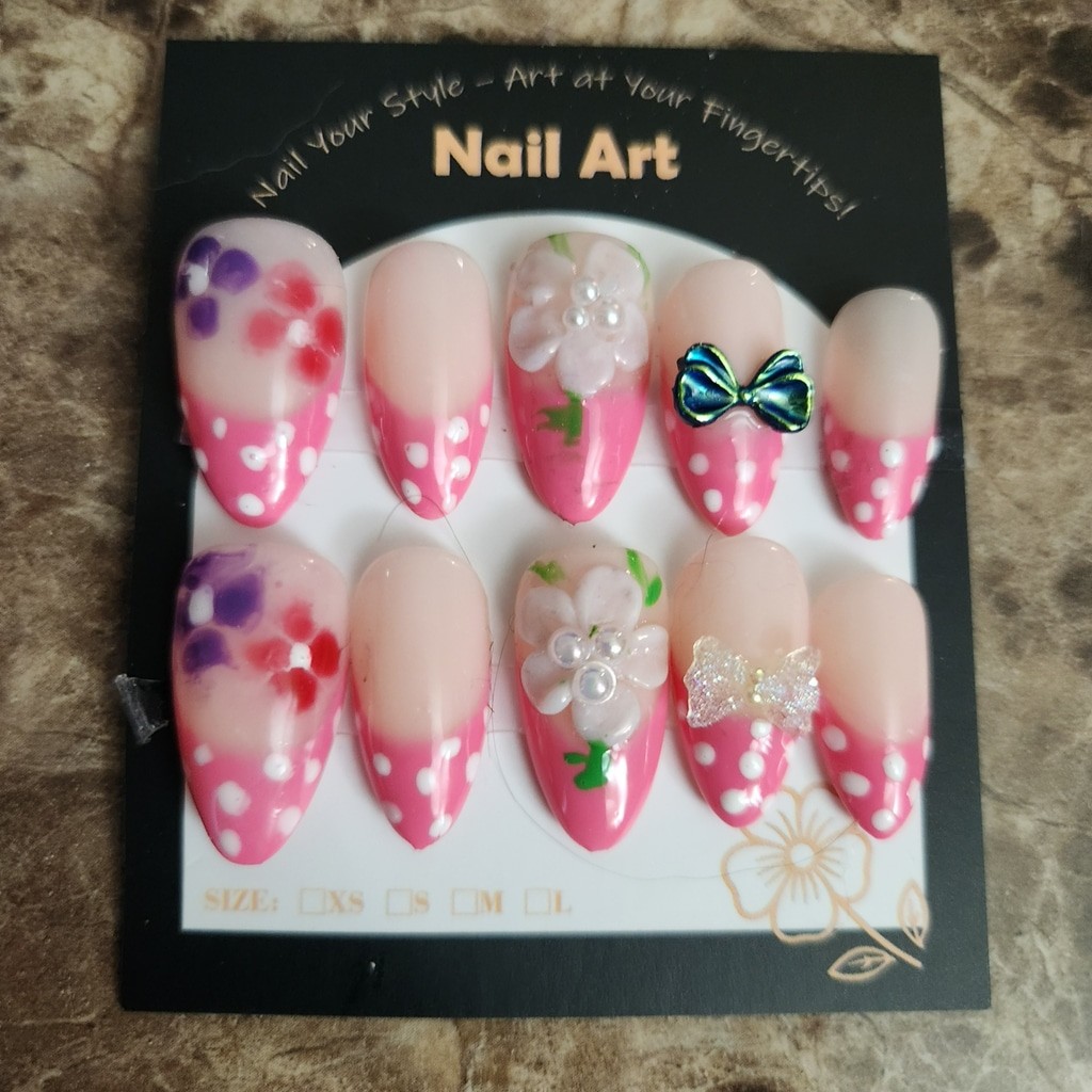 Women’s Hand Made Press-On Nails Size M