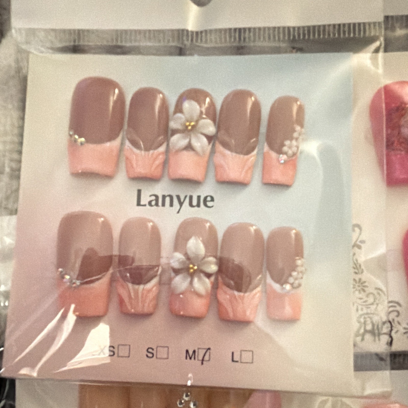 Press-On Nails Size Medium