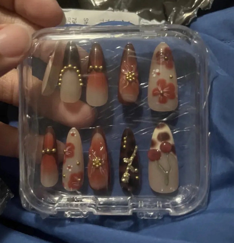 Press-On Nails Set Beige/Brown/Red/Gold Coffin Long 3D Flowers Full Cover