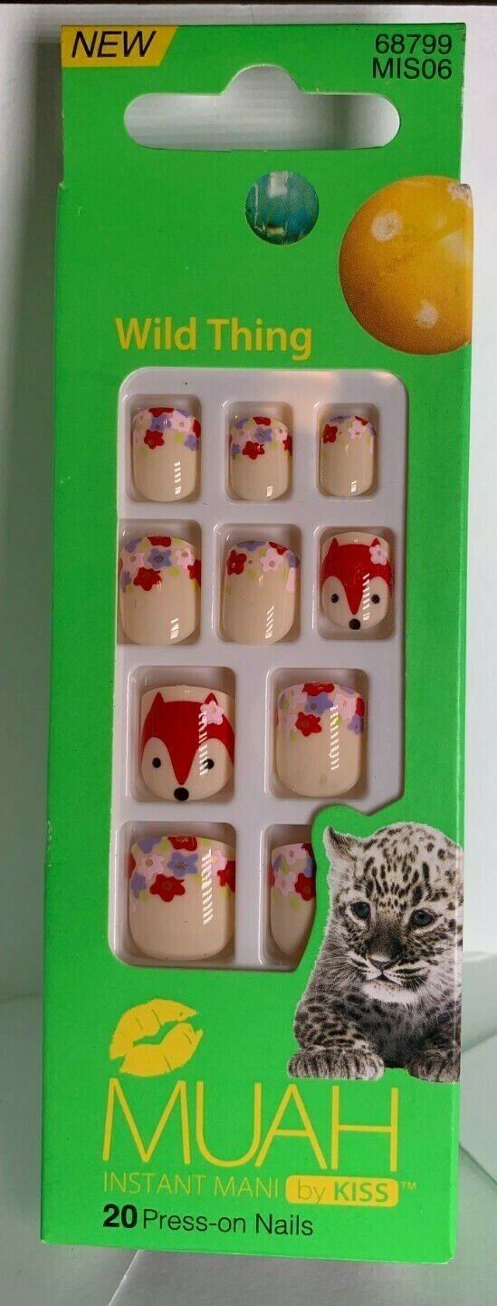 Muah Kiss press on Nails Short Off White Fox Flower Wild Things FUN