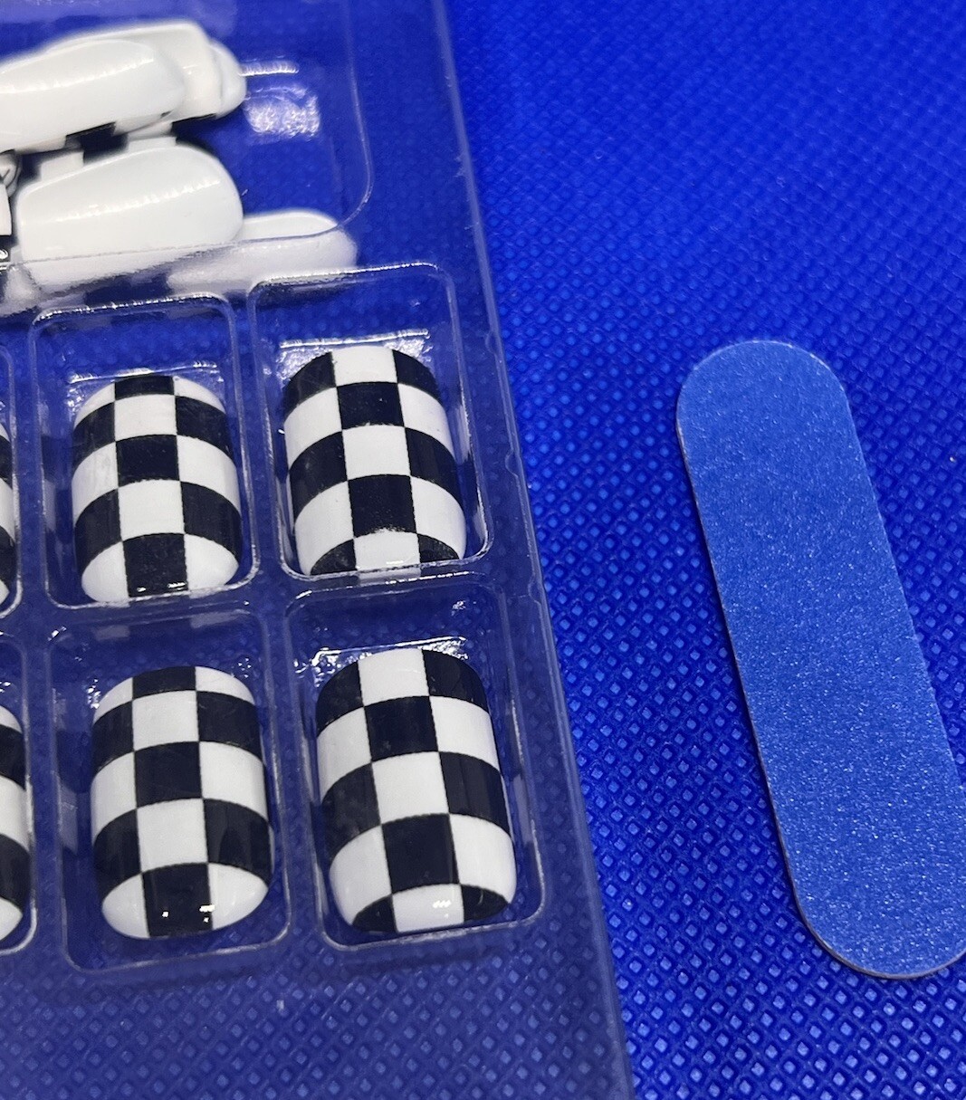 Checker Board Glossy Black White 24 piece Set Matte Finish False Press On Nails