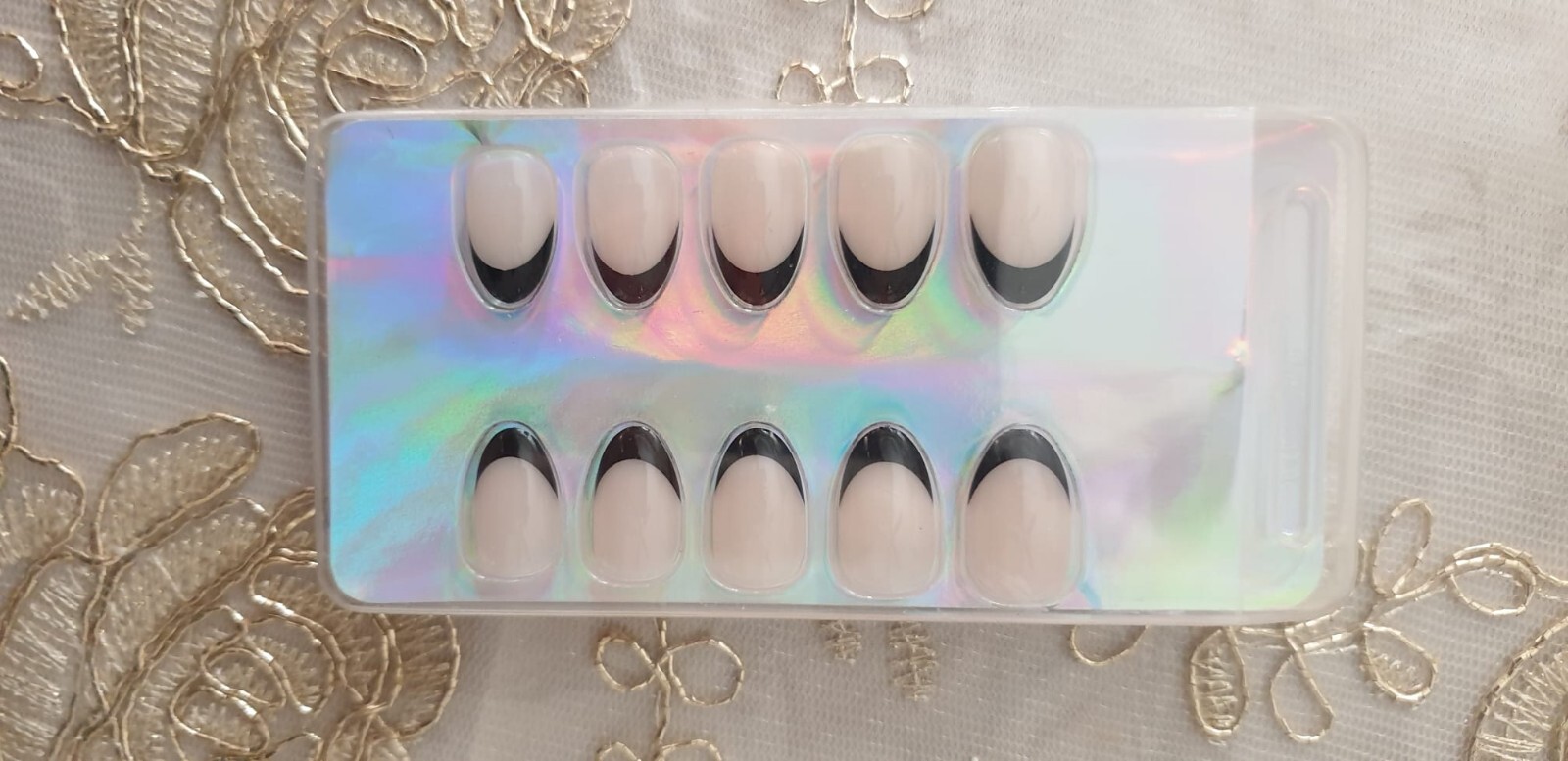 L.A. Girl Oh So Shiny Gel Shine Nails (24 Tips & 1 Glue each)