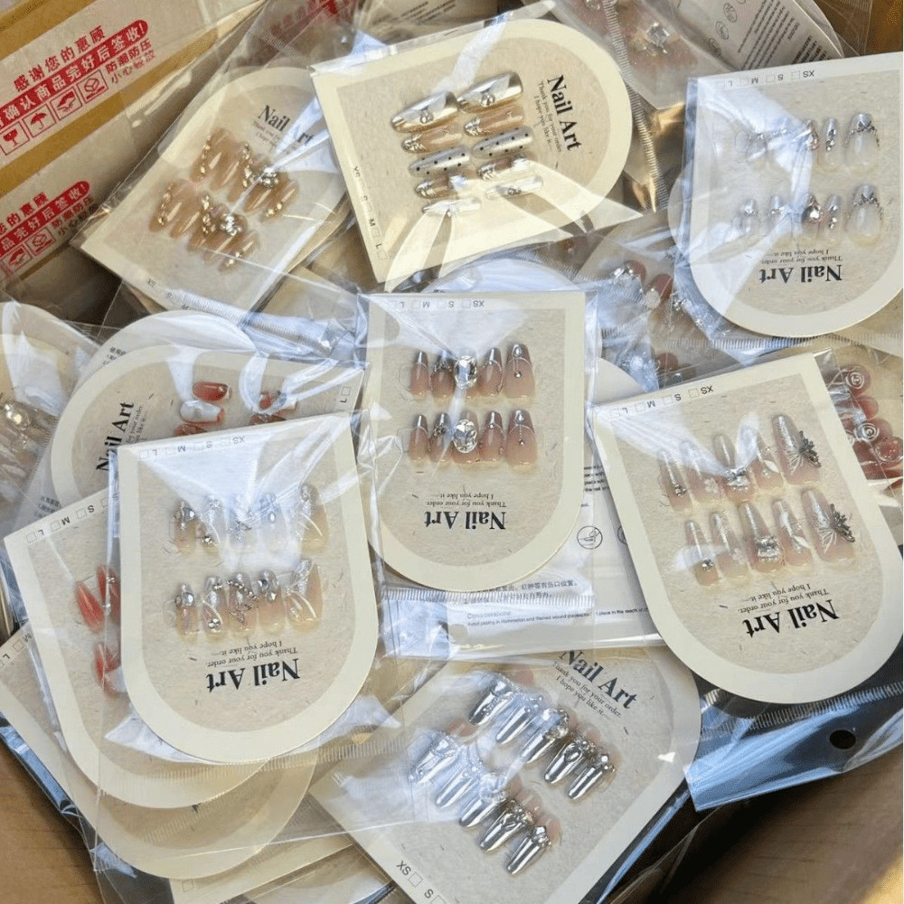 10pcs (1 Pack) High-Quality Nail Art Mystery Box Premium Press-On Nails Gift Set