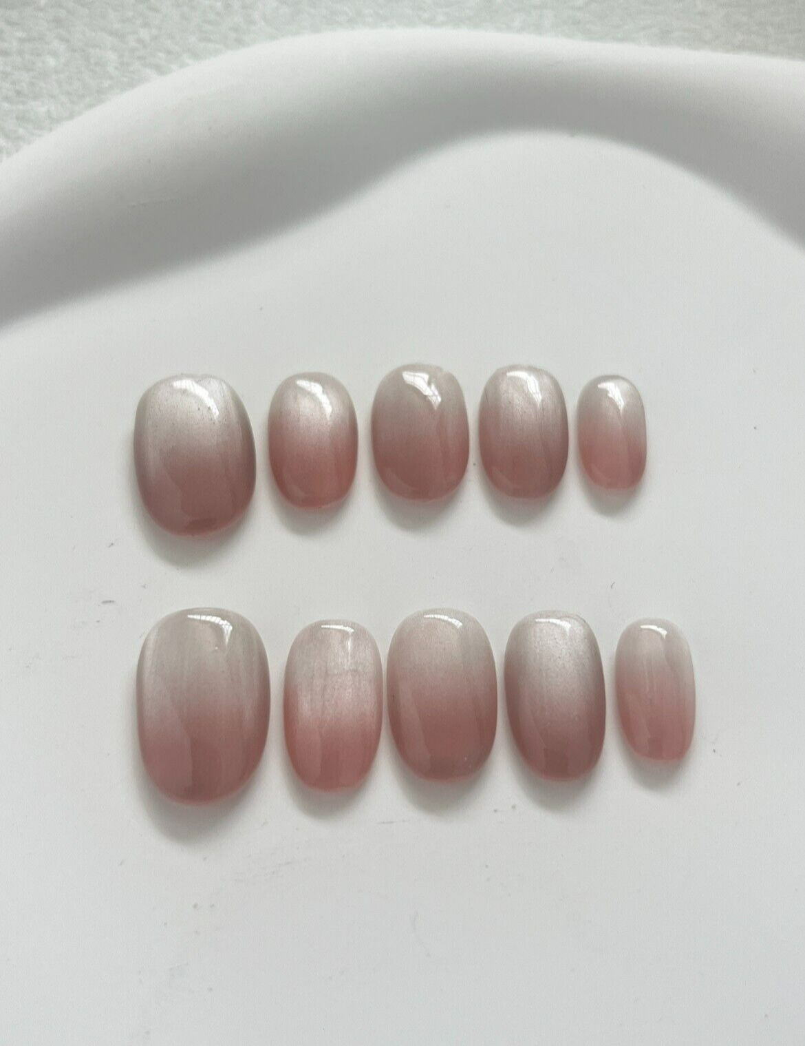 10pcs Handmade Light-Pink Gradient Cat-Eye Press On Nails, Medium Oval, SML