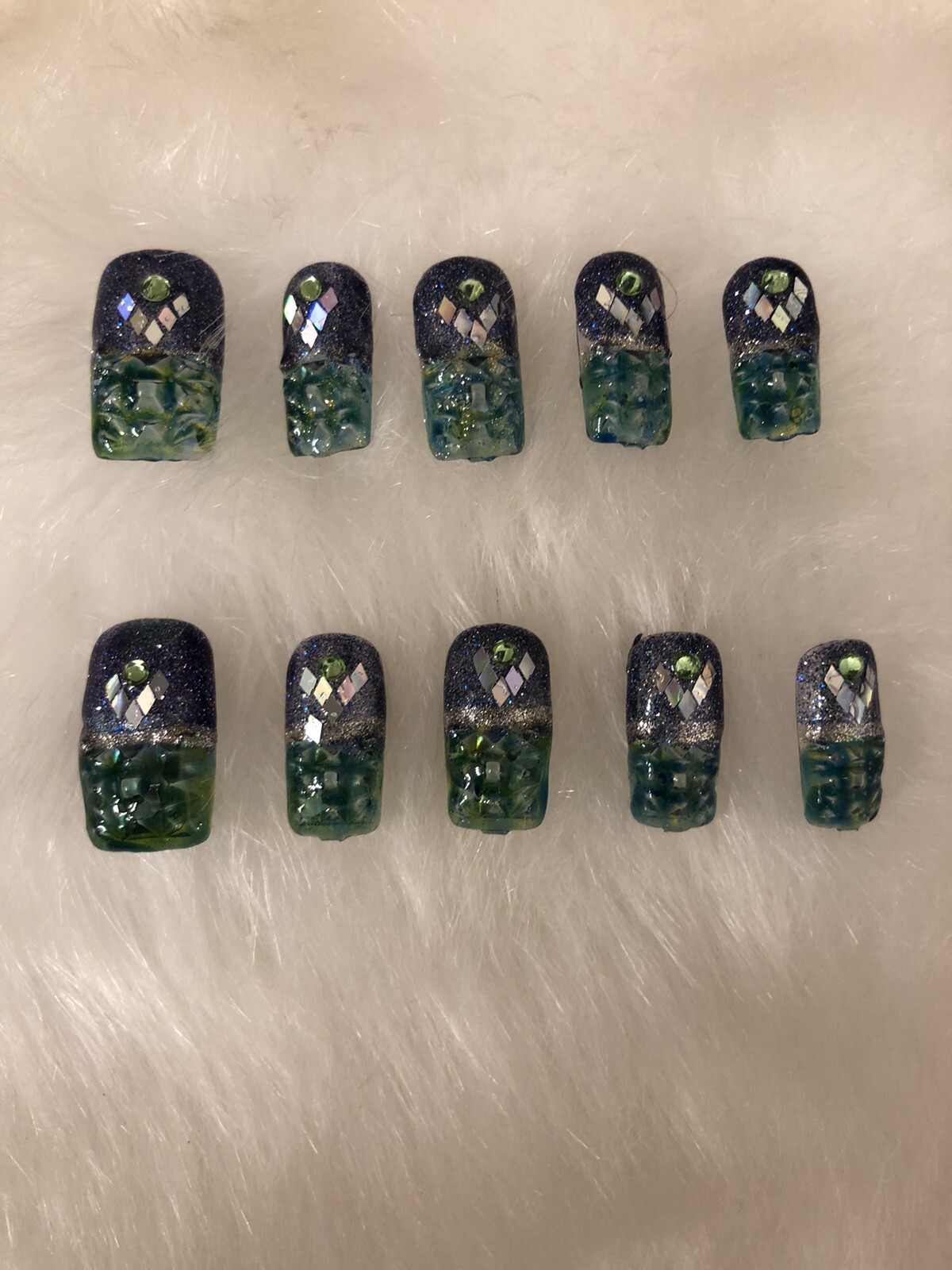 Z NAILZ!: Z CLAWZ! Gorgeous Set Of Alligator Textured Green/Blue Press On Nails