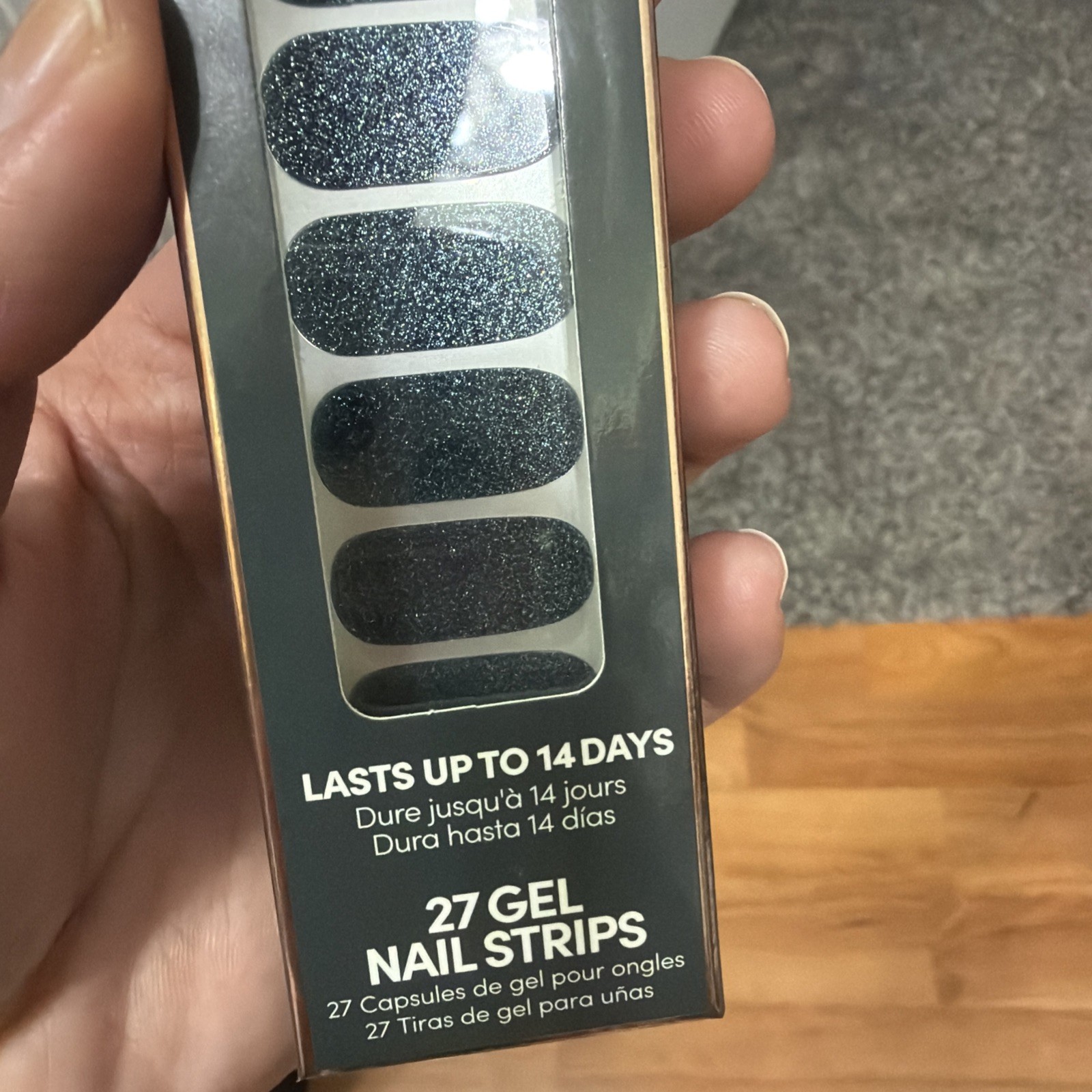 Dashing Diva Gloss Ultra Shine Gel Color 123 Gel Nail Strips Gothic Glitz Black