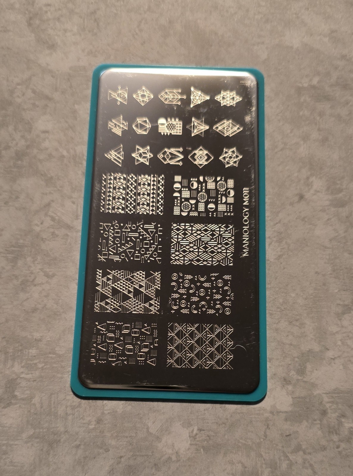 Maniology M011 80’s Vintage Retro Crystal Sprinkle Pattern Shapes Nail Stamp
