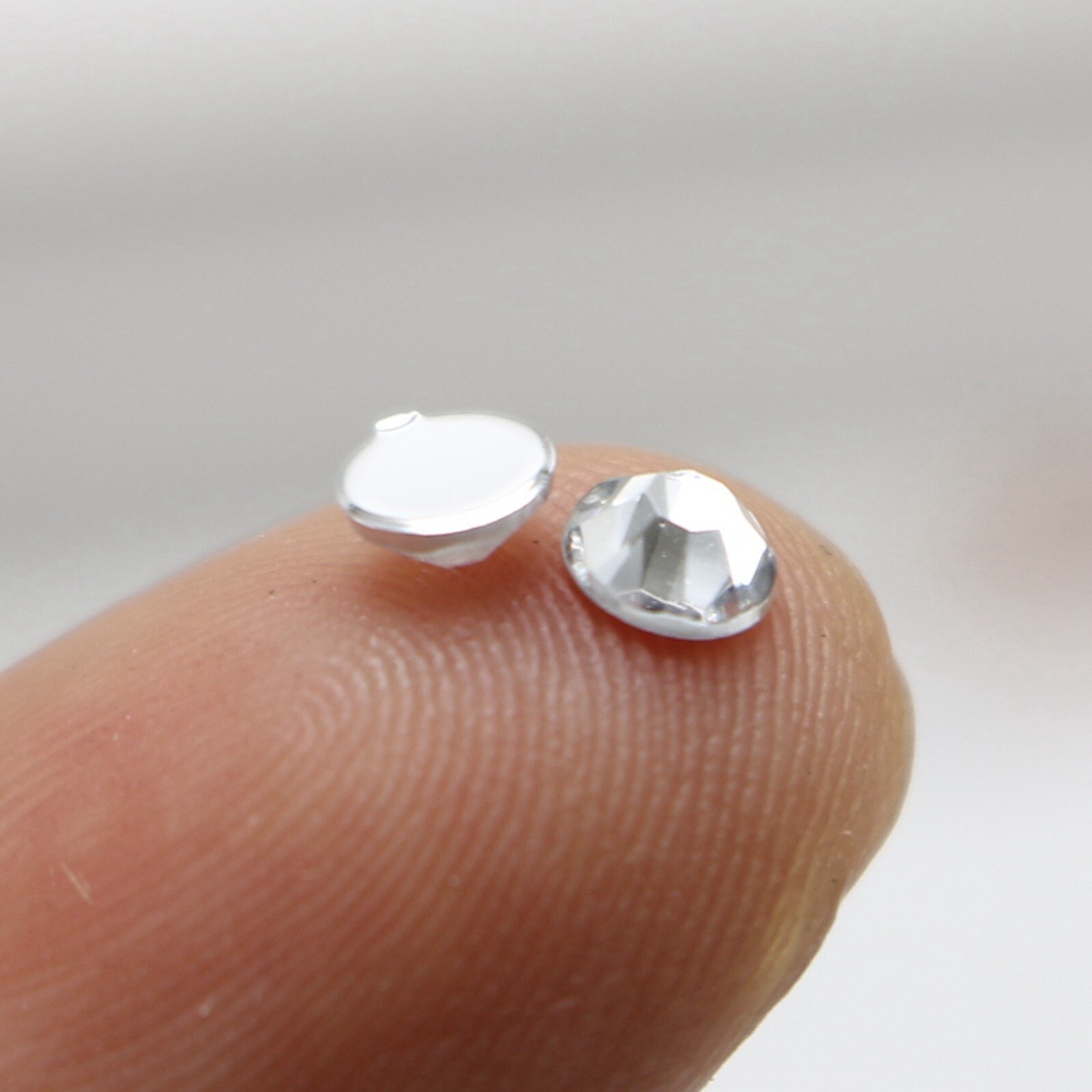 2000 Clear Crystal Acrylic Round Faceted Flatback Rhinestone Gem 4mm SS16 Nail