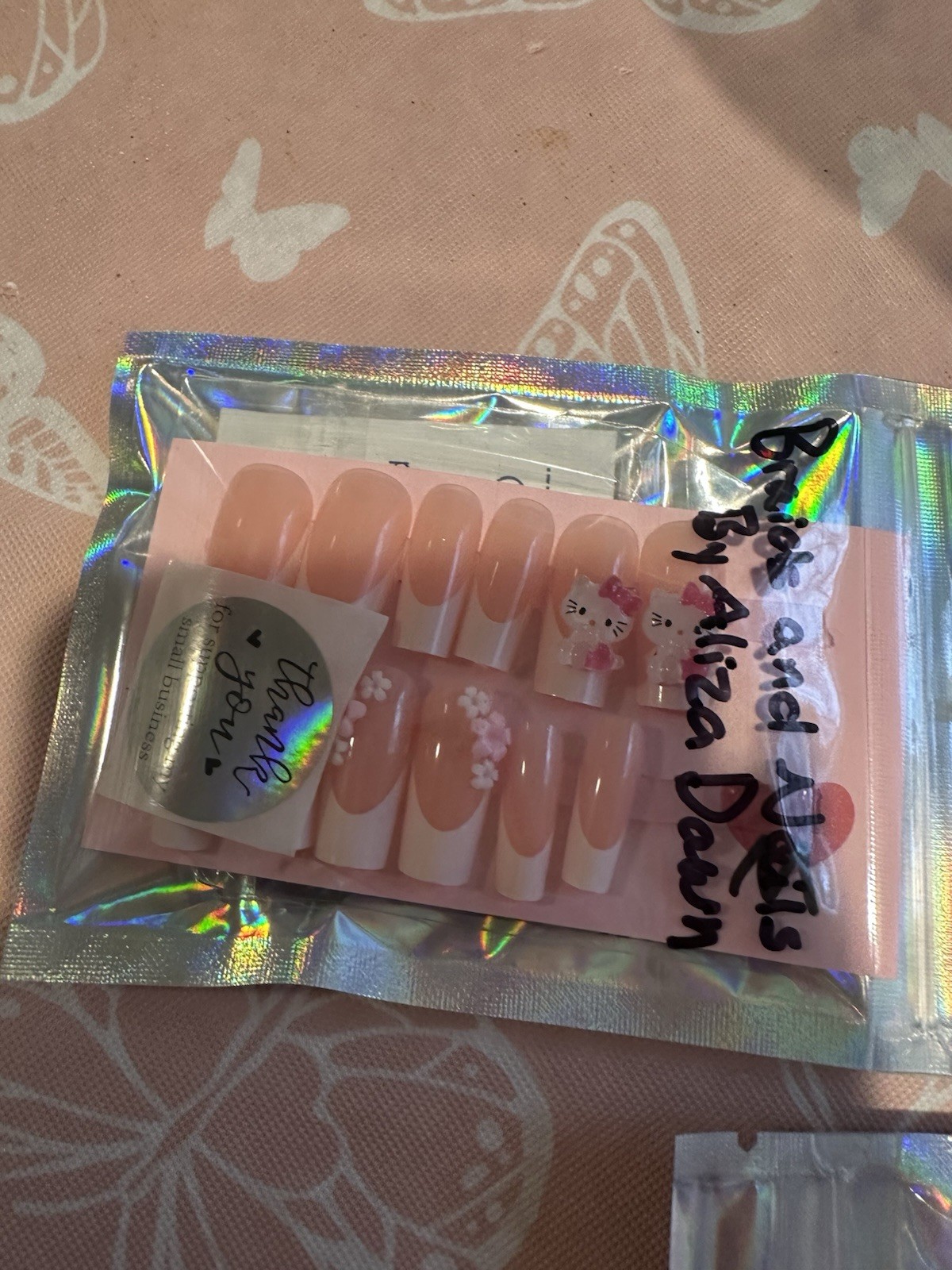 hello kitty press ons