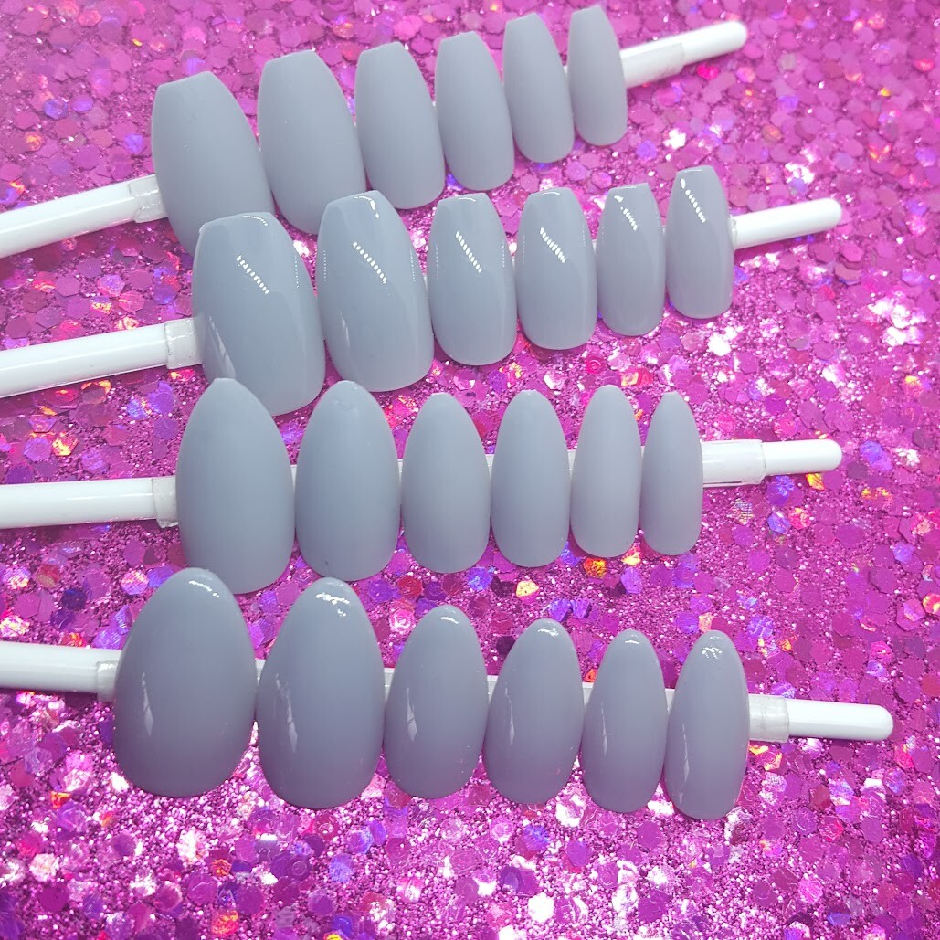 Ready To Wear – Steel A Fan | Light Gray | Coffin or Stiletto Nail Set Press Ons