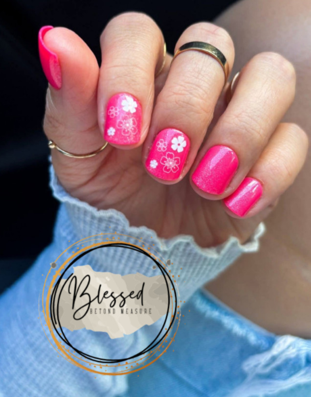 Red Aspen Press On Nails-My Time to Shine, Sabre- Short Square Flowers